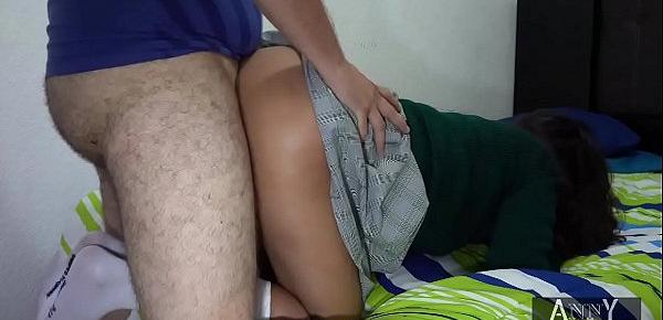  jovencita colegiala disfruta del sexo anal... recopilación